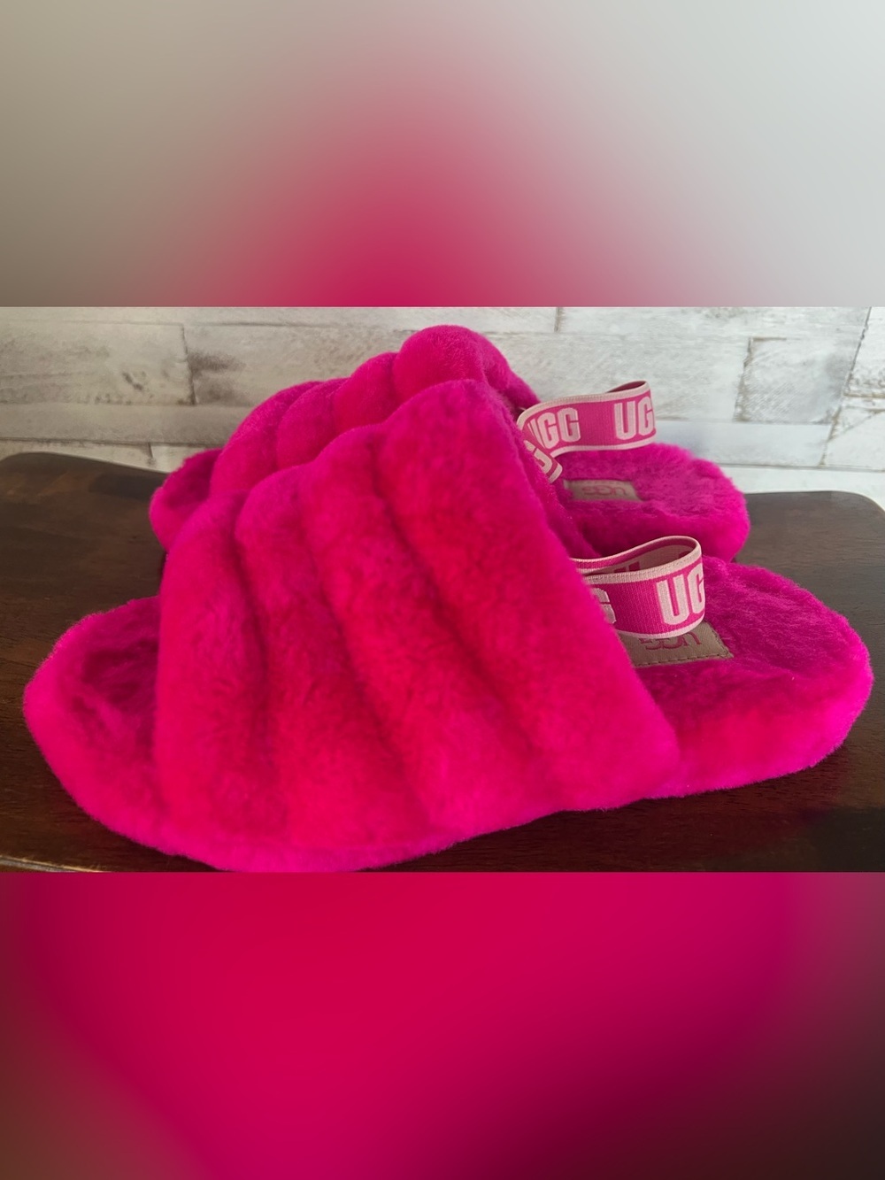 Ugg Fluff Yeah Slide in Bright Pink Women’s Size 5
